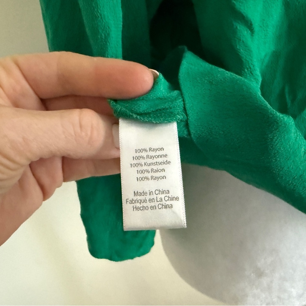 Sam & Lavi Green Blouse. Rayon. Size Medium Petite - Picture 8 of 10